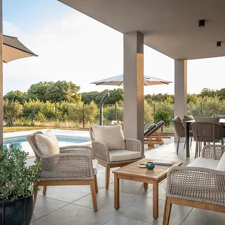 Villa Casa Dvori - House With Pool