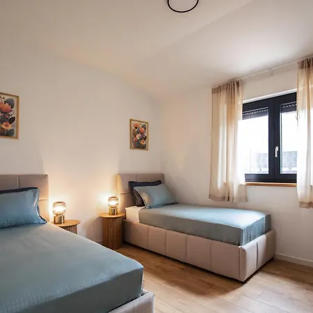 Casa Dvori - House With Pool Villa *